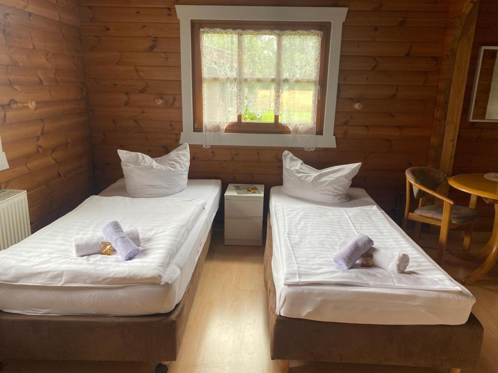Abb Sportcenter Gaensefurth, Doppelzimmer Ohne Kueche, Standard Doppelzimmer Mit Kueche Hecklingen  Exterior foto